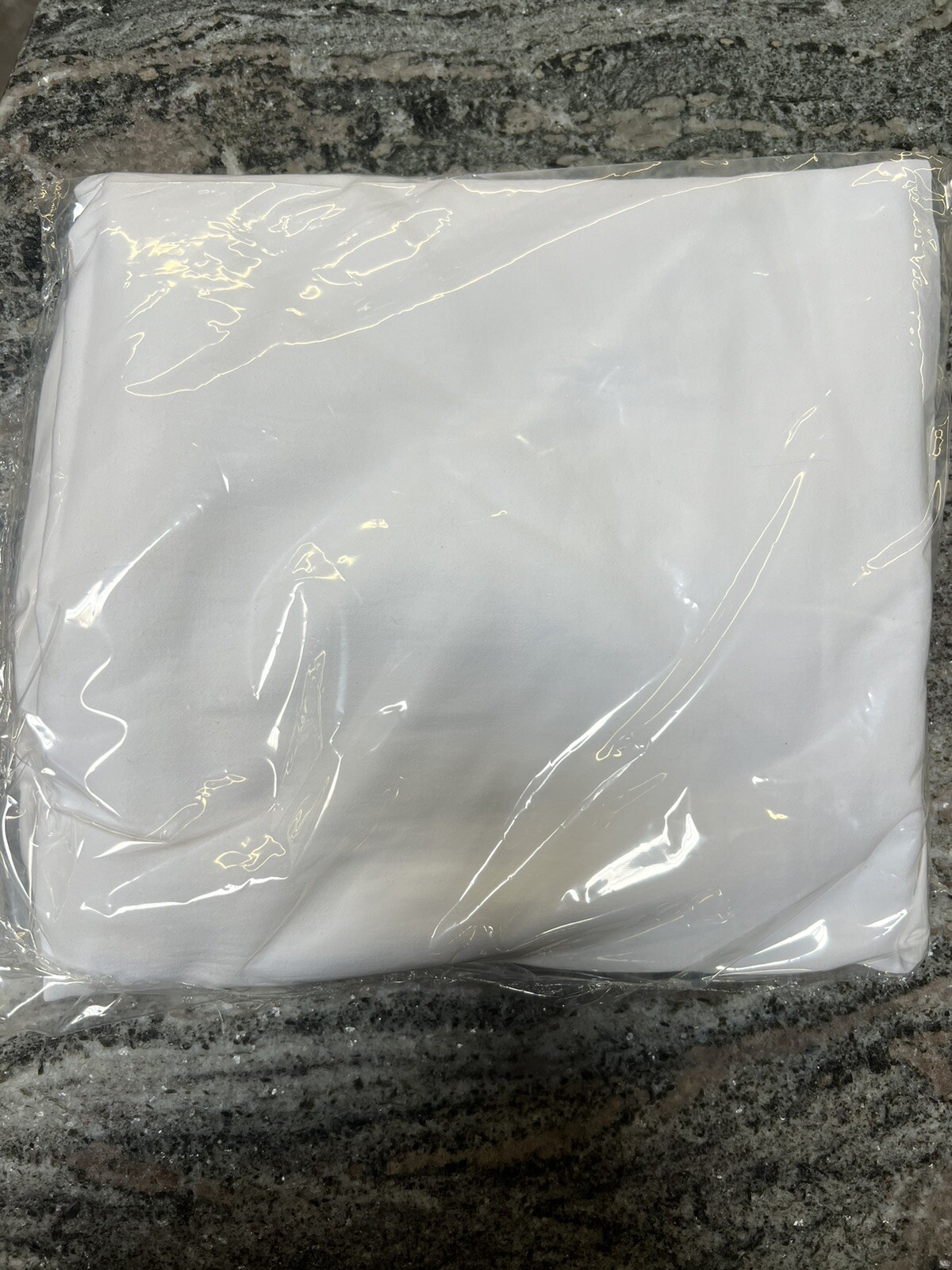 FRETTE Sateen Set of 2 king Pillow cases White Gently Used And Free