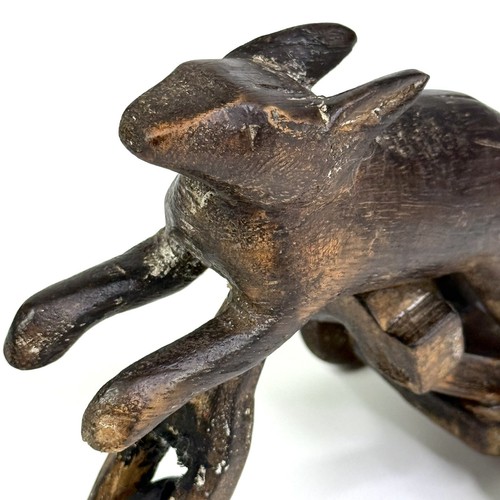 Coniglio/coniglietto su ruote in legno intagliato a mano arte popolare vintage fatto a mano - antico? - Foto 14 di 23