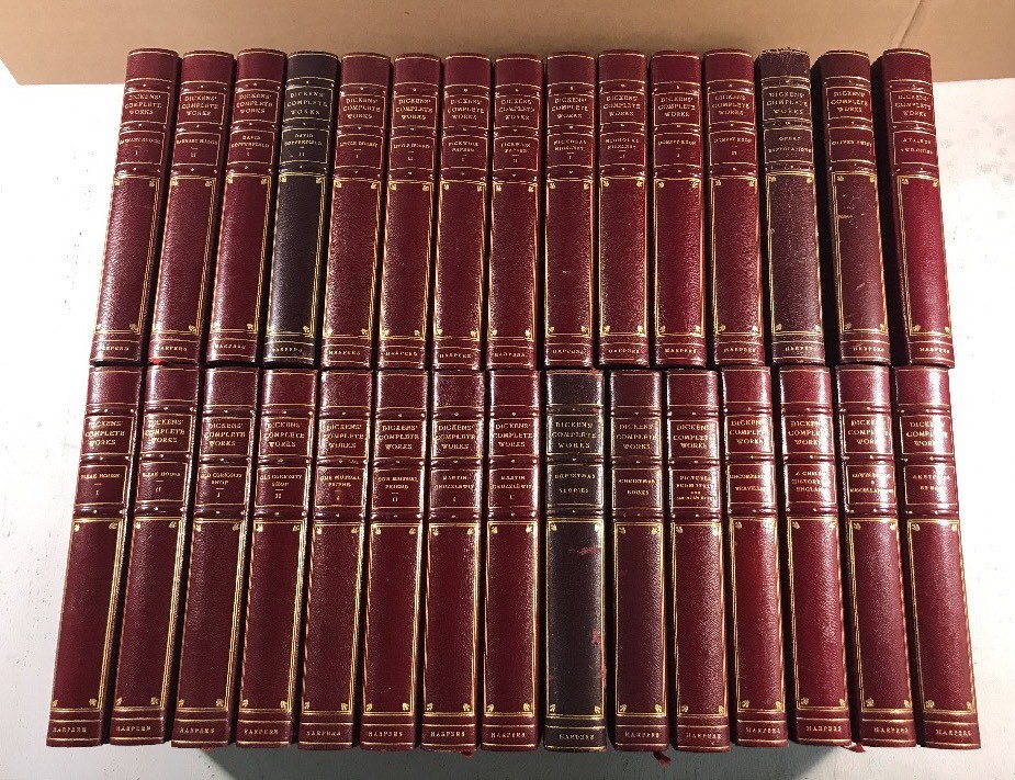 希少廃盤美品！Red's Box The Complete Works Of Complete works of Charles Dickens 30 Fine Red Leather Bound Books