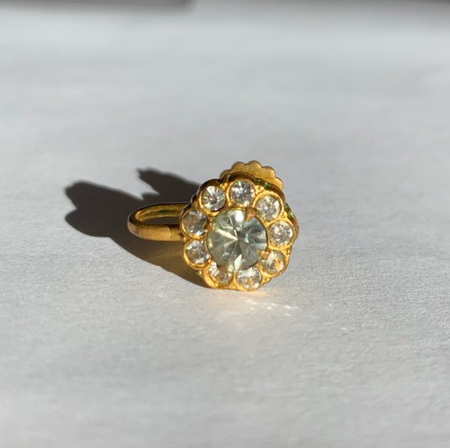Vintage Signed CORO Screw On Earrings Gold Tone Rhinestone Round Floral Cluster - 第 11/12 張圖片