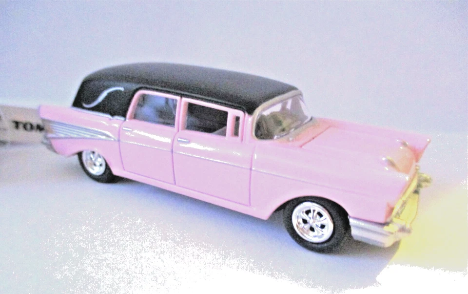 1957 Chevy Chevrolet Hearse Weathered 1:64 Scale Diorama CHASE! - Image 4 of 4