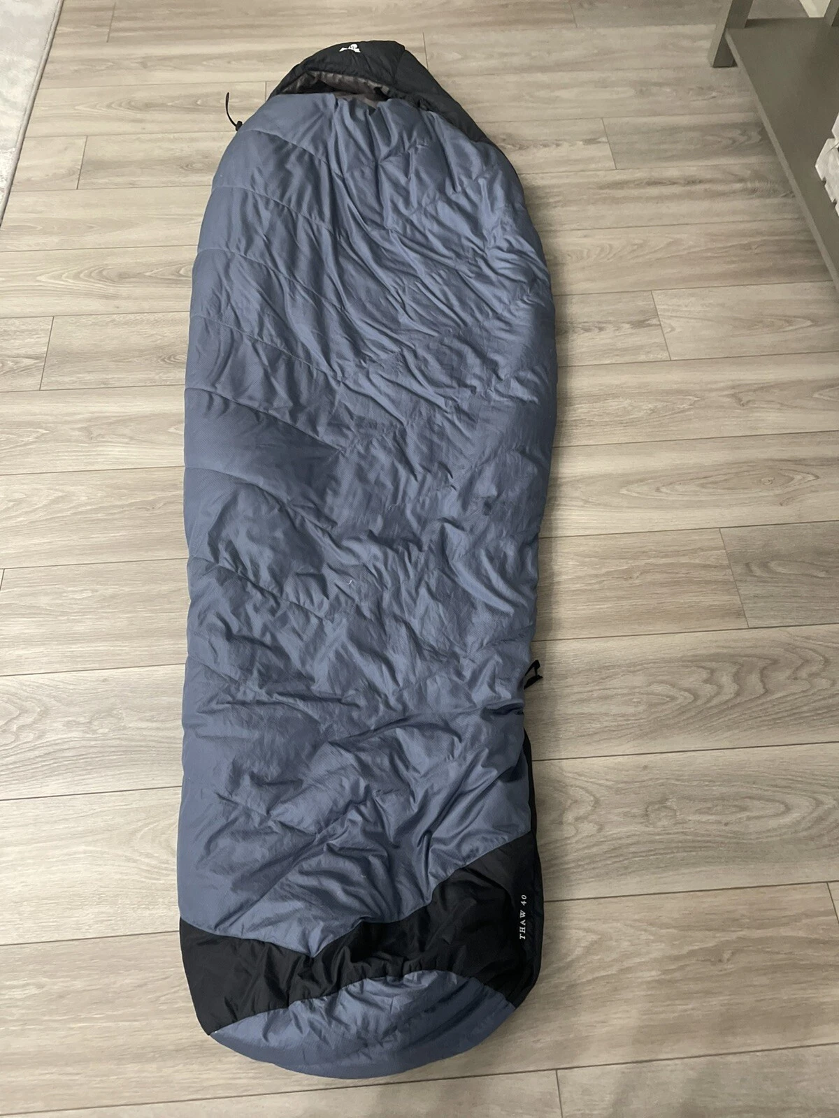 Vintage Eastern Mountain Sports EMS Thaw 40 Down sleeping bag 84x29”
Opens in a new window or tab