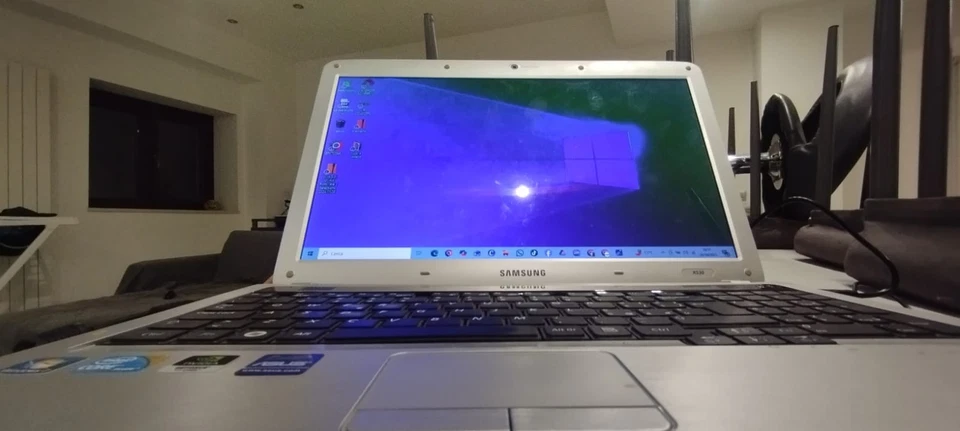 Notebook Samsung NP-R530 - Windows 7 - HHD 250 GB - 2GB RAM (leggere descr.) - Immagine 3 di 4