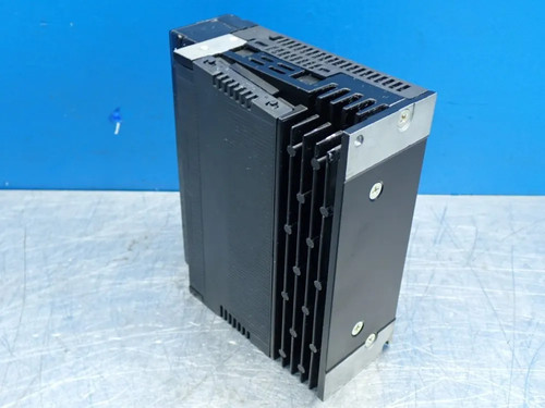 OMRON R88D-KN04H-ECT SERIE G5 SERVOAZIONAMENTO 3000 GIRI/MIN 12250980060 - Foto 4 di 8