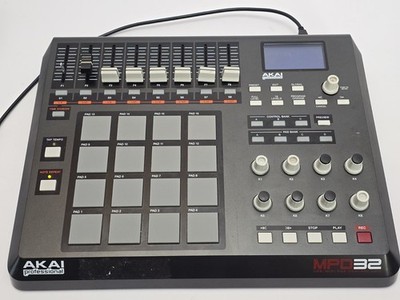 Akai MPD32 USB MIDI Pad Controller   16 Pads 8 Faders 8 Knobs   Works Great