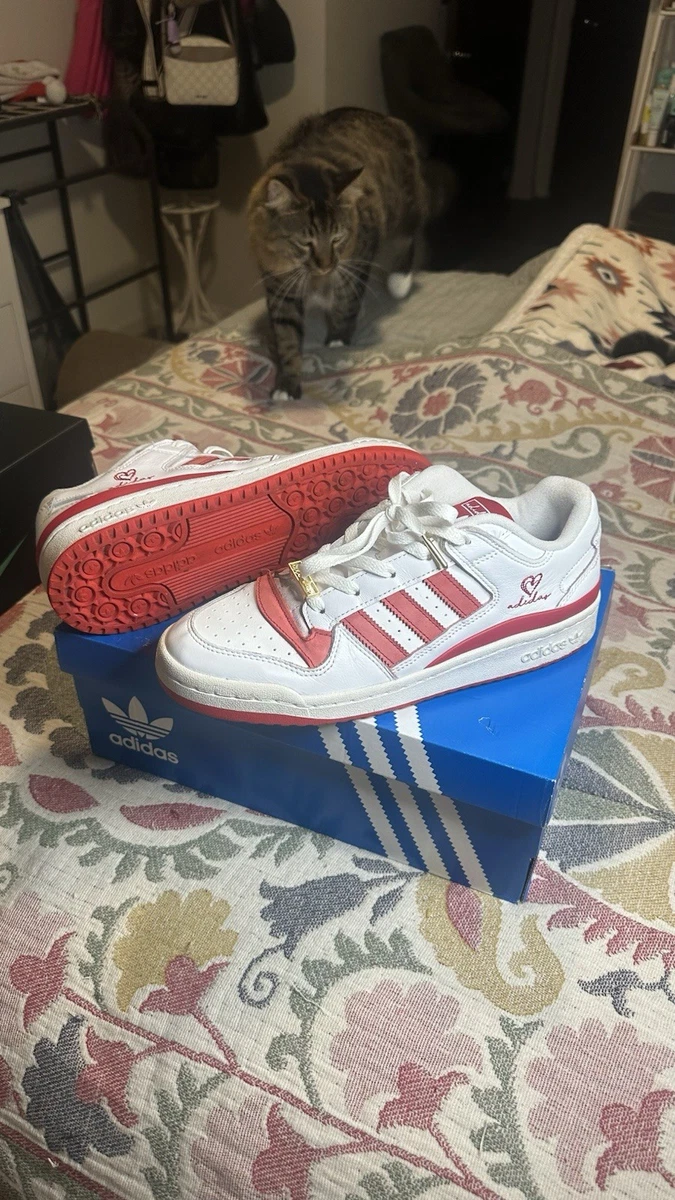 Preços baixos em adidas Forum Classic Low White Scarlet