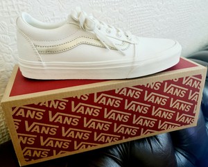 gold vans uk