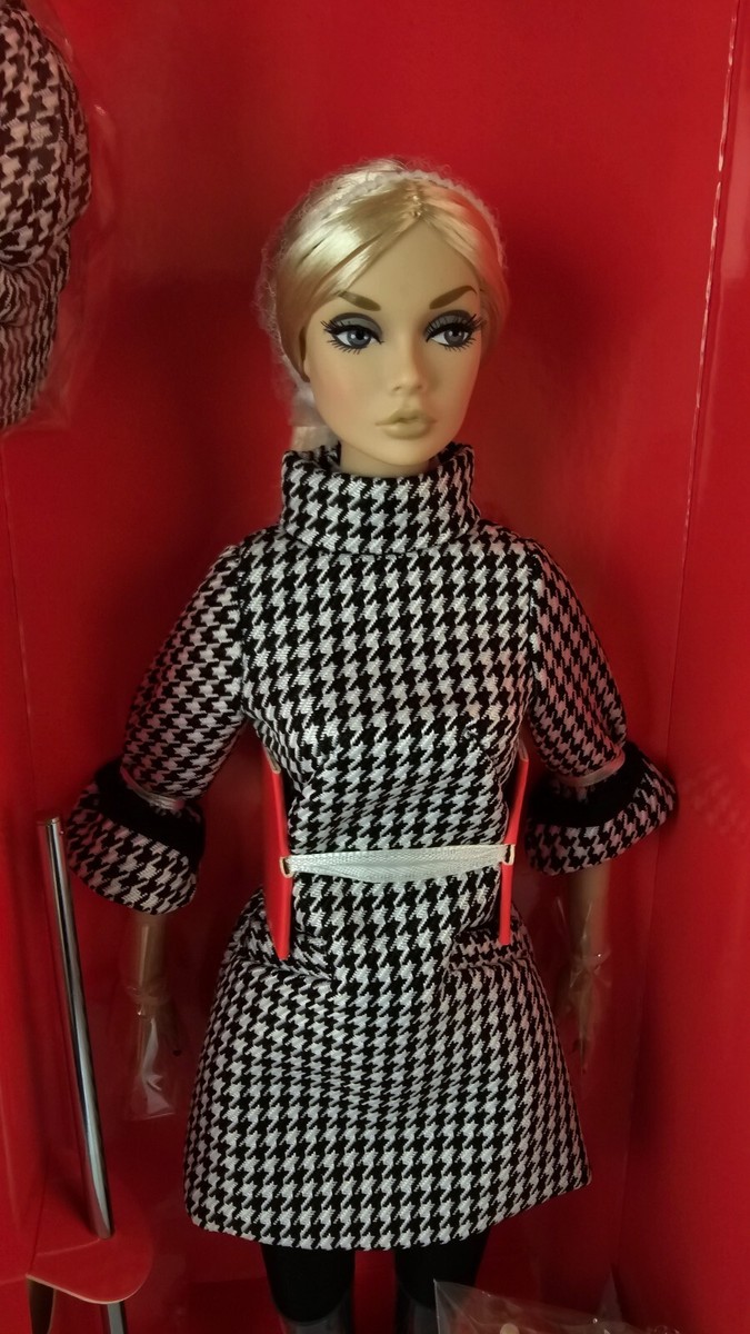 Integrity Toys Fashion Royalty Checkmates Poppy Parker Dressed