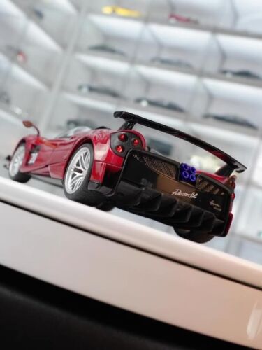 Pagani Huayra BC alloy car model 1:18 - Picture 8 of 8