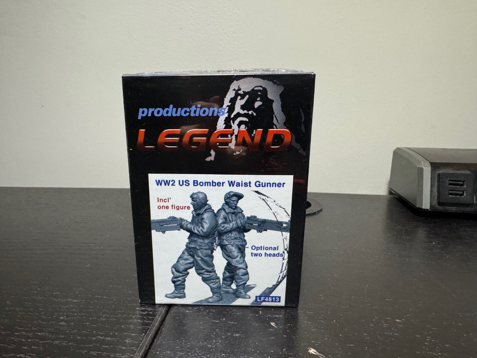 1/48 Legend Production WW2 US Bomber Waist Gunner (One Figure-Two Heads) #LF4813