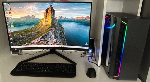 Gaming PC mit AOC Gaming CQ32G4VE - 32 Zoll QHD Curved Monitor und 2 Hama Sonic
