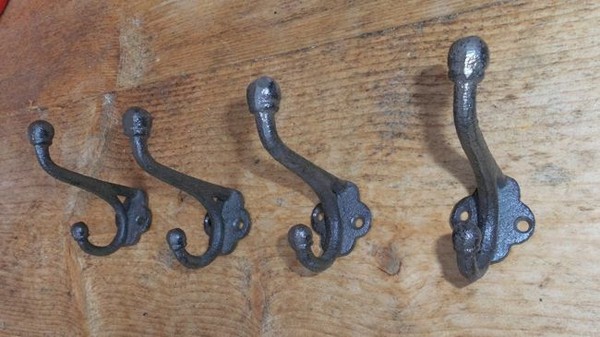 Haken-Set 4Er Set Stabile Doppelhaken Gusseisen Wandhaken Landhausstil Inkl. Vk.-image