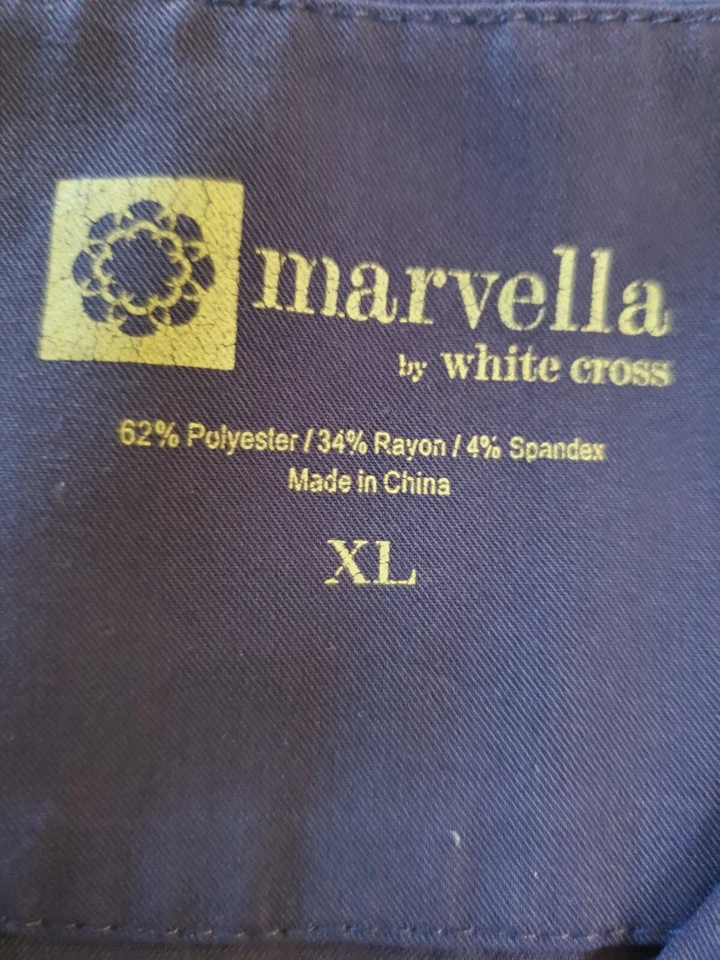 Marvella by White Cross 磨砂上衣 XL 码海军蓝经典 V 领-Chest 26 英寸/L 26.5 — 第 3/4 张图片