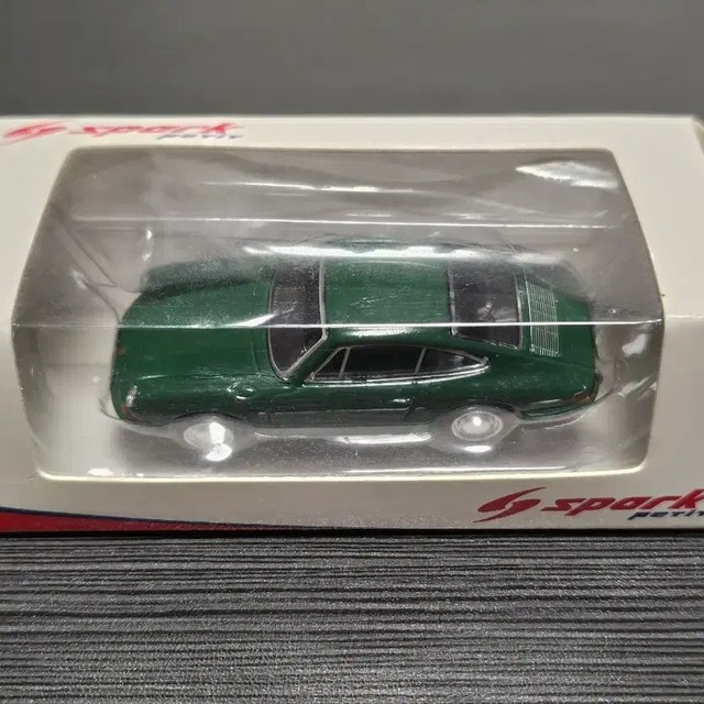 Spark Petit 64 Porsche 901 Mini Car - Collectible Model