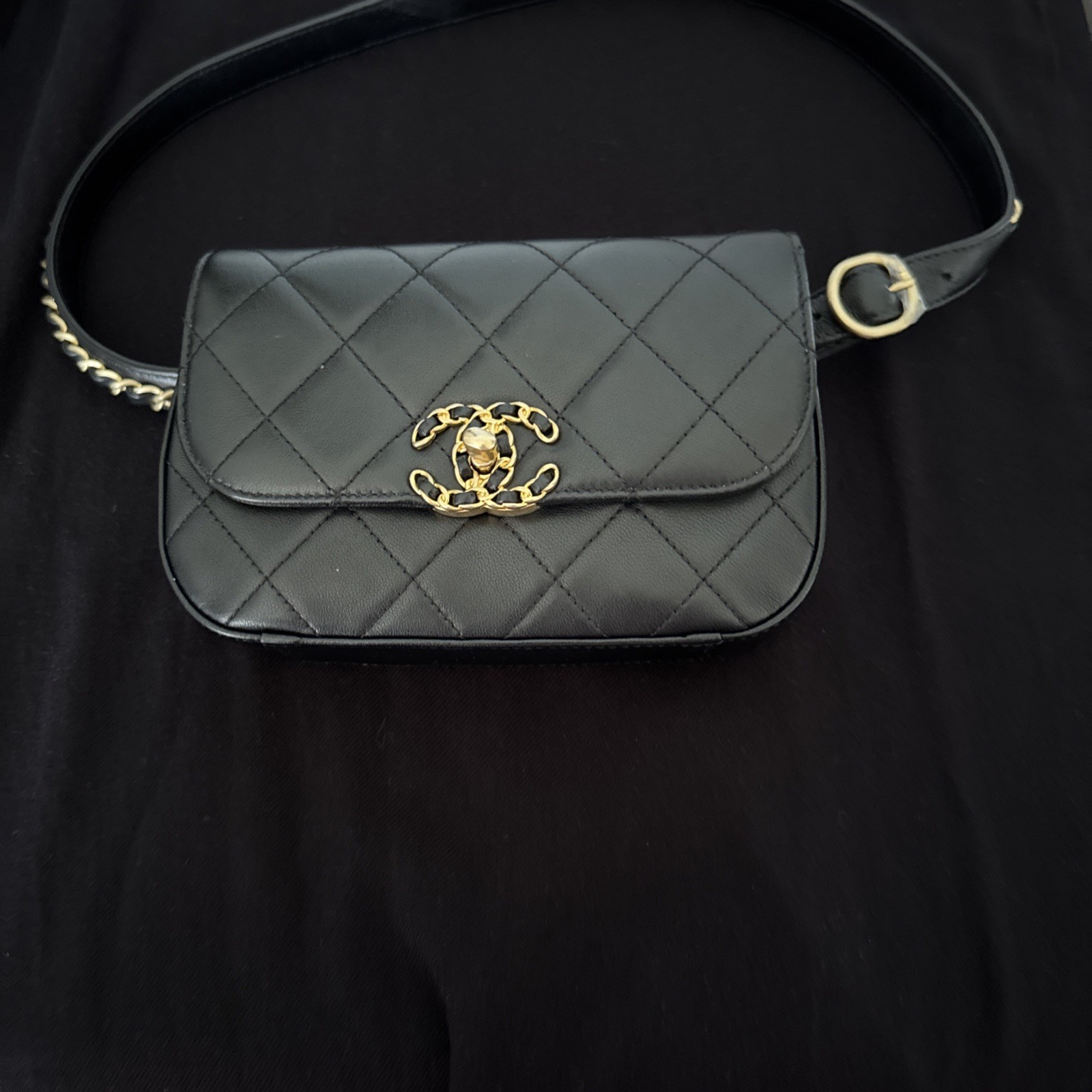 CHANEL 19 BLACK BELT BAG