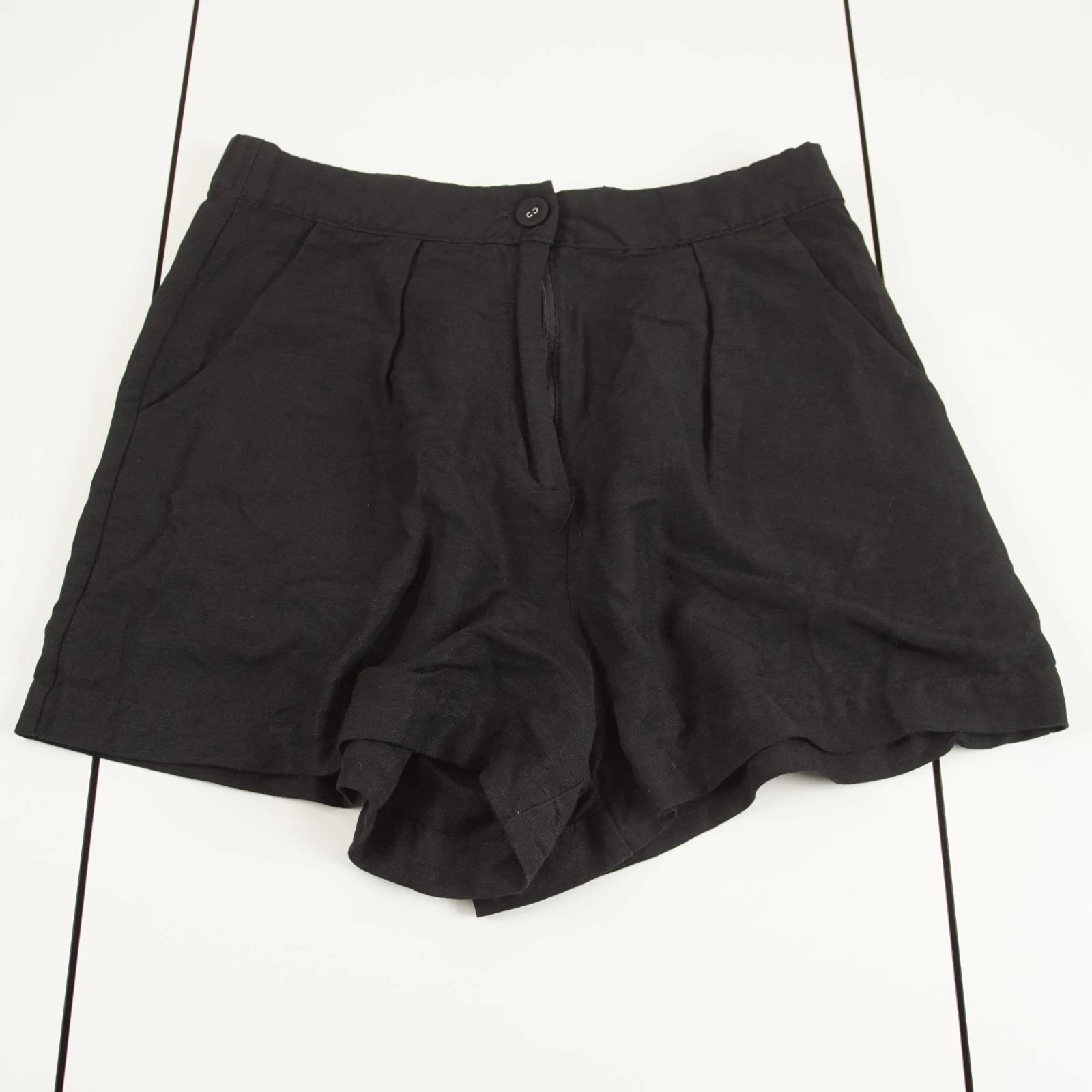 Rhythm Mini Linen Blend Elasticated Black High Waist Shorts Womens Sz 6
Opens in a new window or tab
