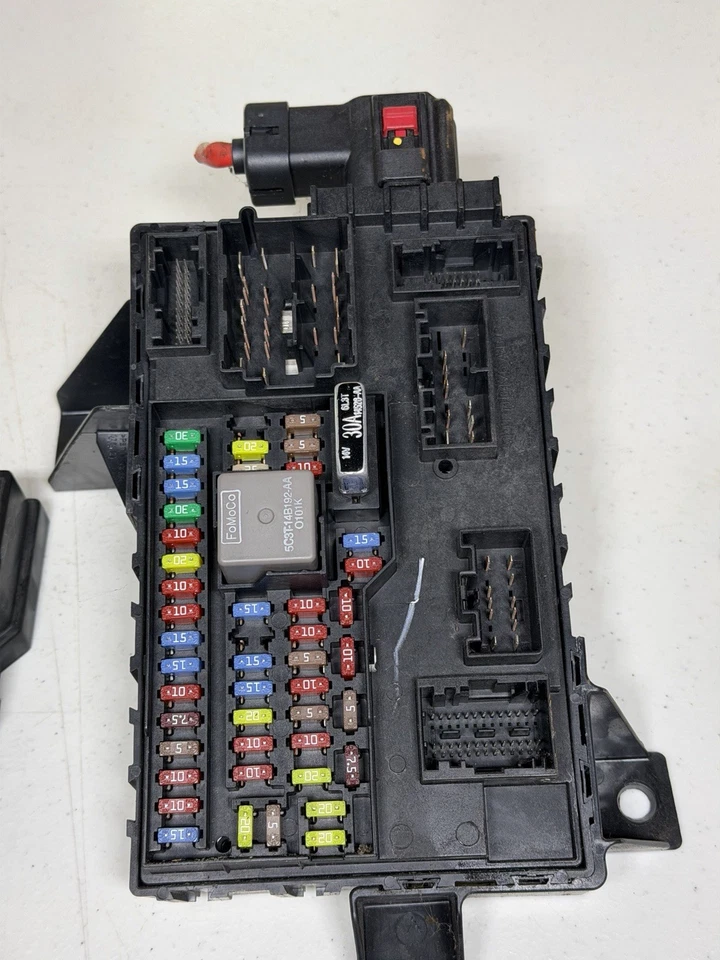 Módulo de control de carrocería Ford E150 E250 2010-2013 unión relé de fusibles BC2T-15604-AA Foto 3 de 4