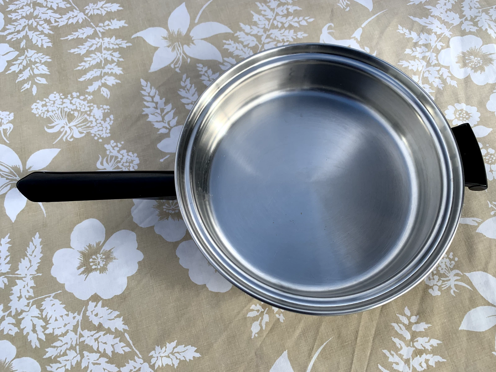 Amway Queen 18/8 Stainless Steel Skillet Frying Pan with Dome Lid Egg Poacher