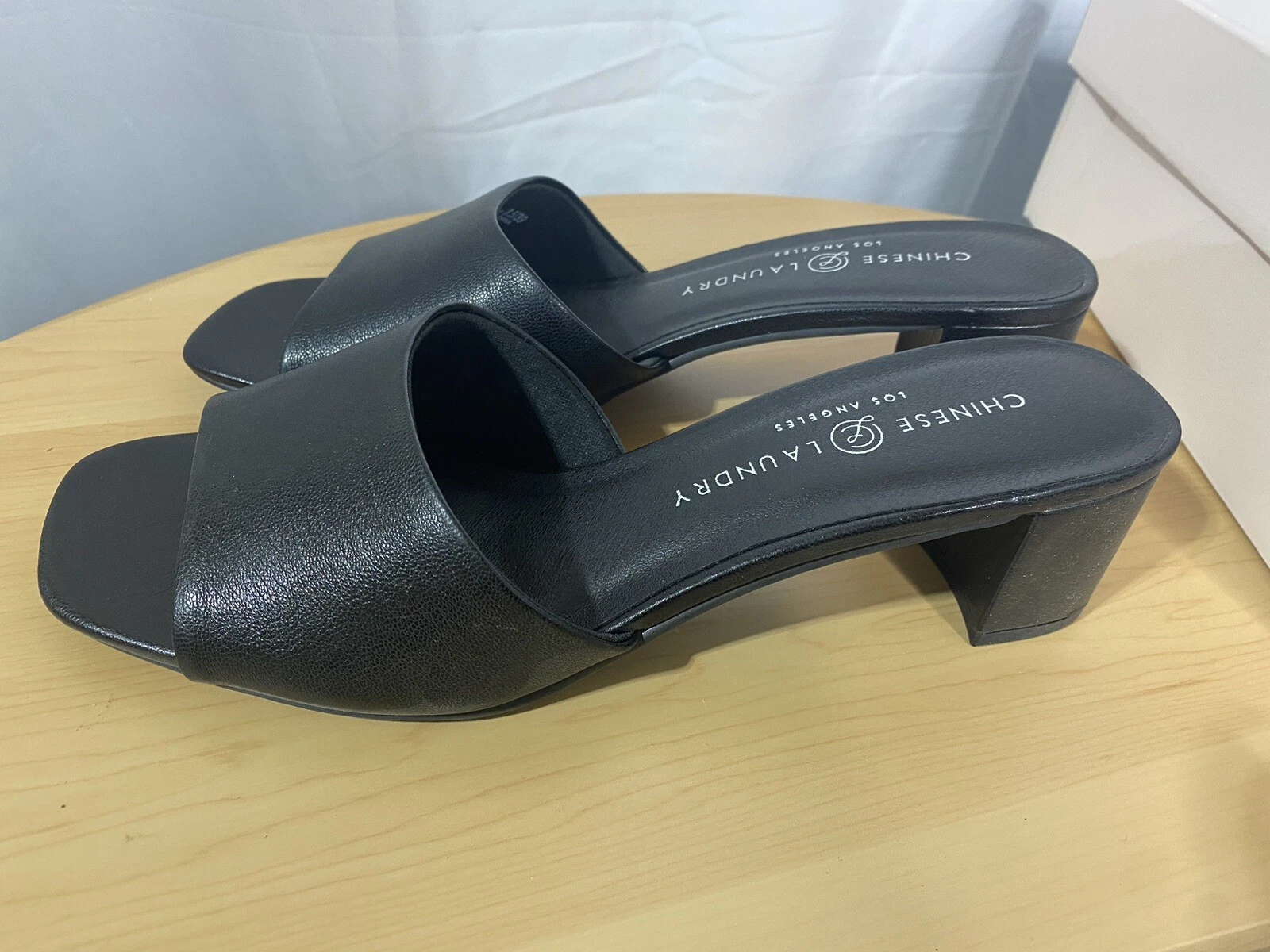 Chinese Laundry Lana Sandals Womens Size 8 Black Casual Padded Footbed Open Toe