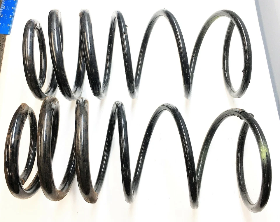 Juego de muelles helicoidales de suspensión Moog par negro CC706 NOS Foto 2 de 3