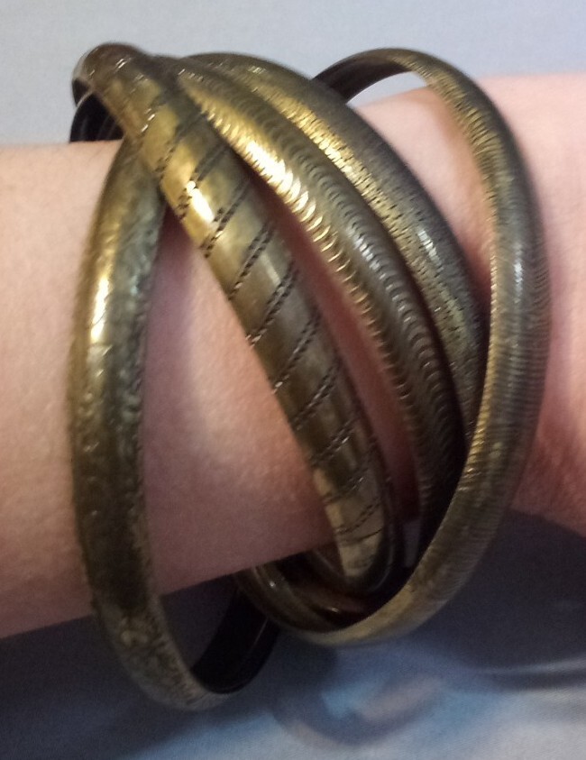 Interlocking Connected Textured Bangle Bracelets … - image 2