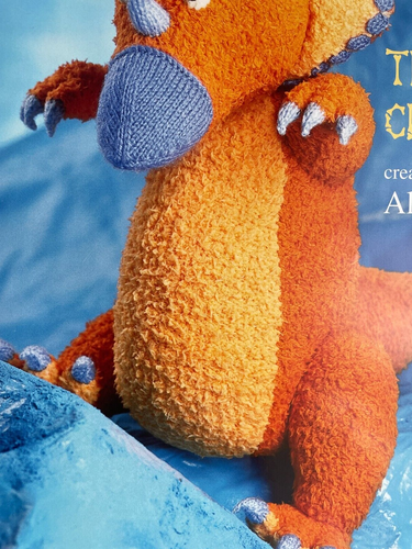 Alan Dart Troy Ceratops STRICKMUSTER Dinosaurier Spielzeug 43 cm groß Sirdar 4326 - Bild 7 von 9