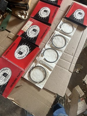 Oliver Tractor BRAND NEW 1600 Diesel (6) Ring Set