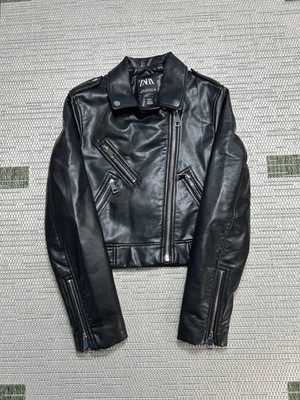 ZARA ブラック ライダースジャケット Zara Faux Leather Biker Jacket Womens XS Black Asymmetrical Zip