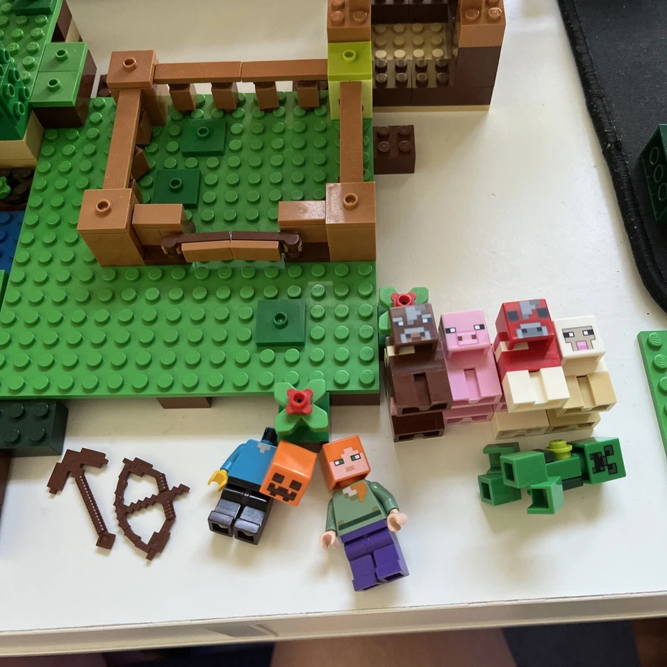 LEGO Minecraft The First Night &The Farm 21114 21115+Balloon 96% builtCHECK DESC - Image 2 of 4