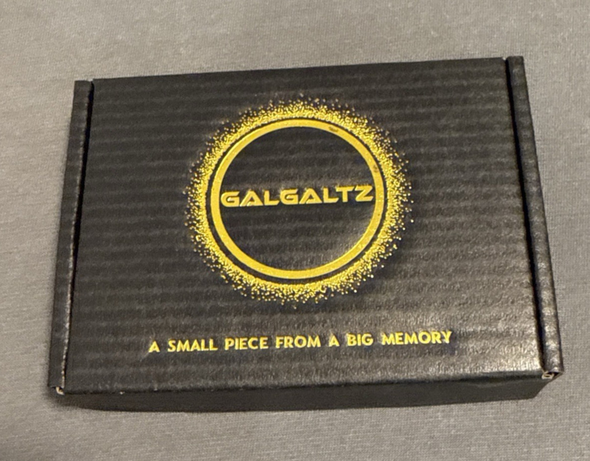 Mystery Soccer Card Box – 12 Cards Inside! RC, Numbered & Inserts !