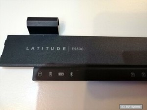 Original Ersatzteil für DELL Latitude E5500: Abdeckung für Scharniere gebr.