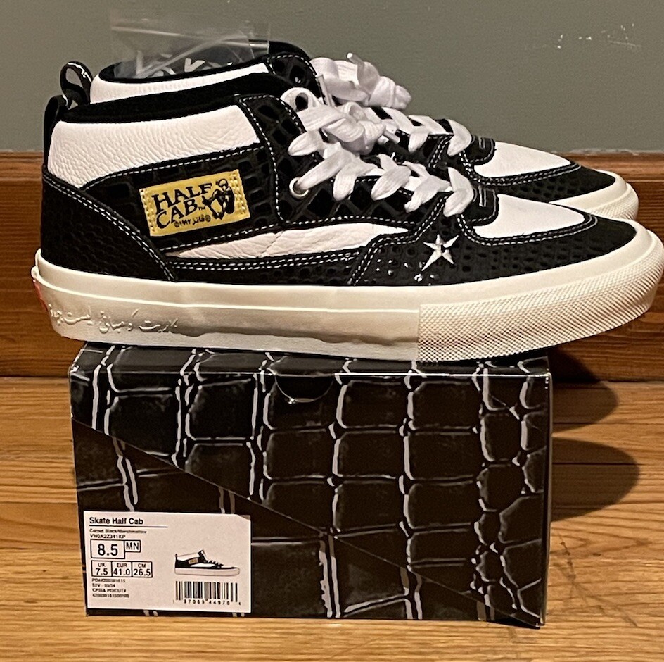 Vans x Carpet Company Skate Half Cab Black/Marshmallow Sz. 8.5