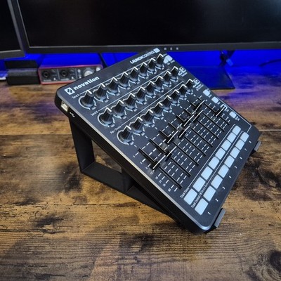 30° Ständer in schwarz für Novation Launch Control XL Mk2