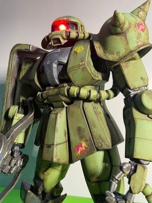 GUNDAM Zaku II MS-06F PG ALl Painted Weathering BANDAI 1:60 Model Kit