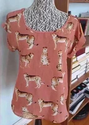 Mine Blush Rose Pink Cheetah Short Sleeve Blouse Top Small