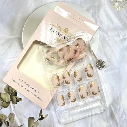 Press on Nails Short Length Almond Shaped Nails Artificial Acrylic Gold Leaves - Picture 2 of 6