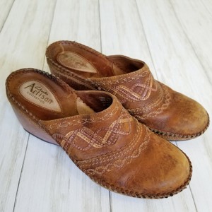 clarks artisan clogs