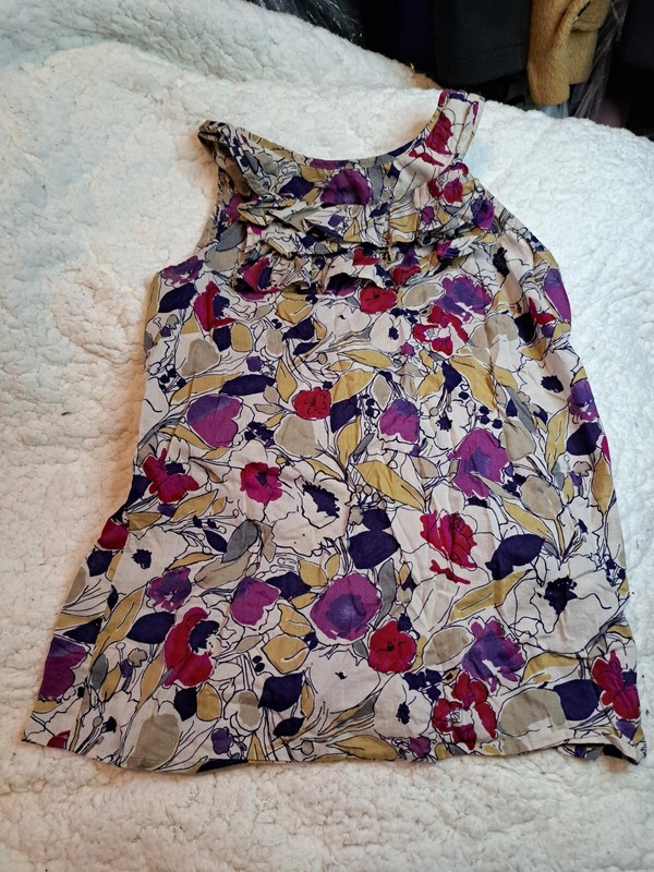 Ann Taylor Floral top Sz.4
