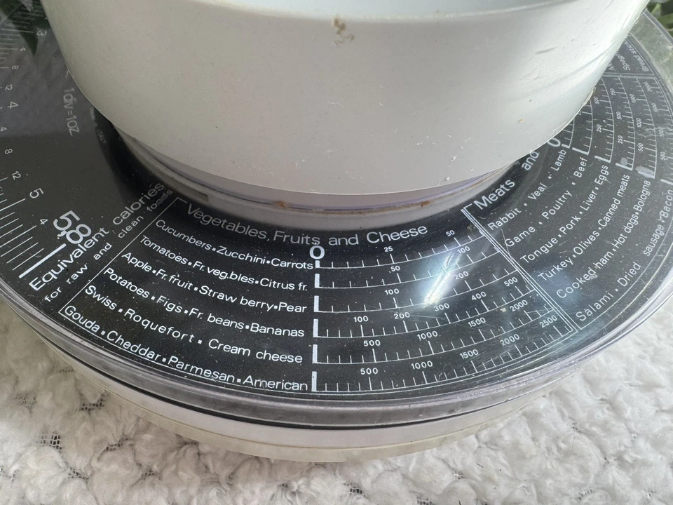 1970s Terraillon Mechanical Kitchen Scale 5Lb Built-In Calorie Counter- France - Image 4 of 4