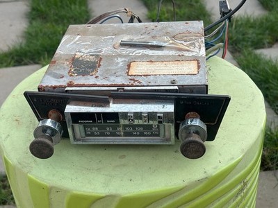 1974-78 Datsun 260Z 280Z front forward console radio clarion pe617a