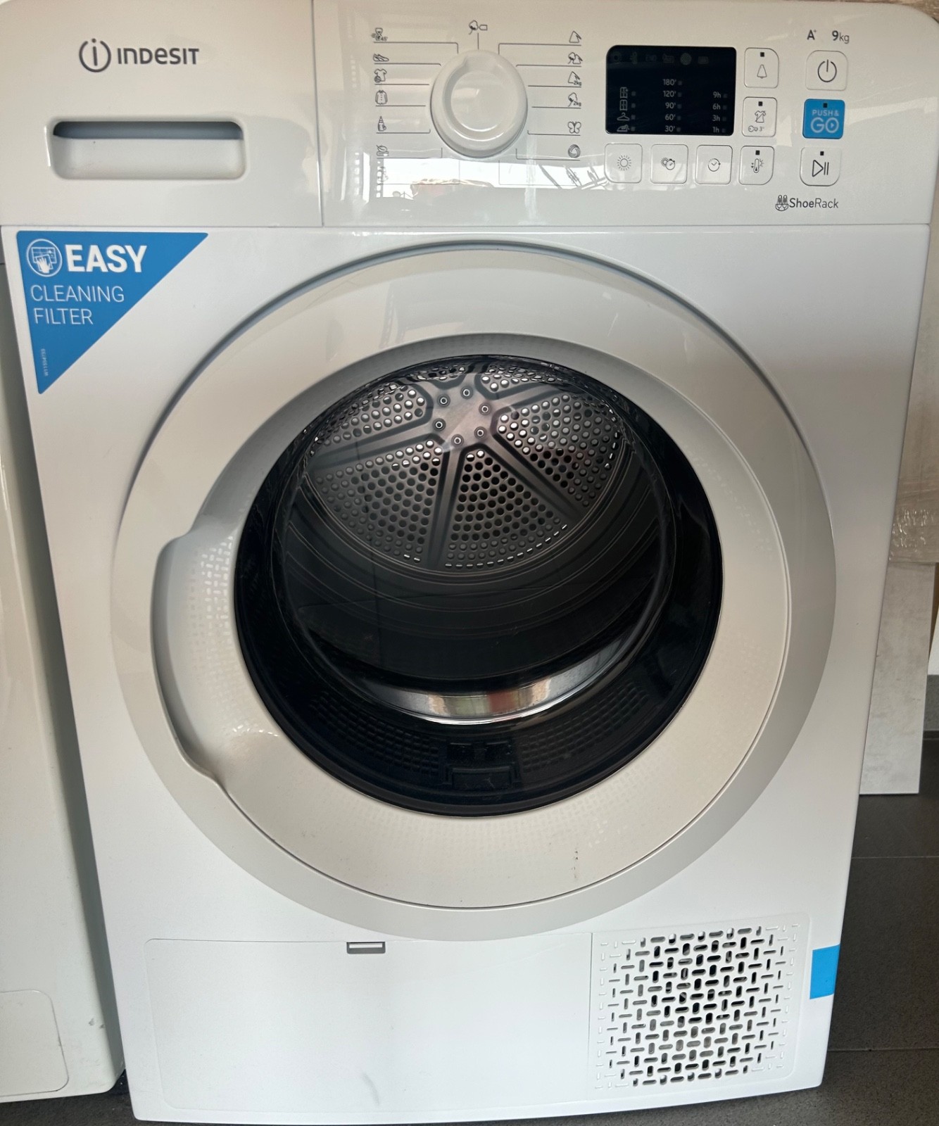asciugatrice 9 kg Indesit usata 3/4 volte, come nuova. ClasseA+
