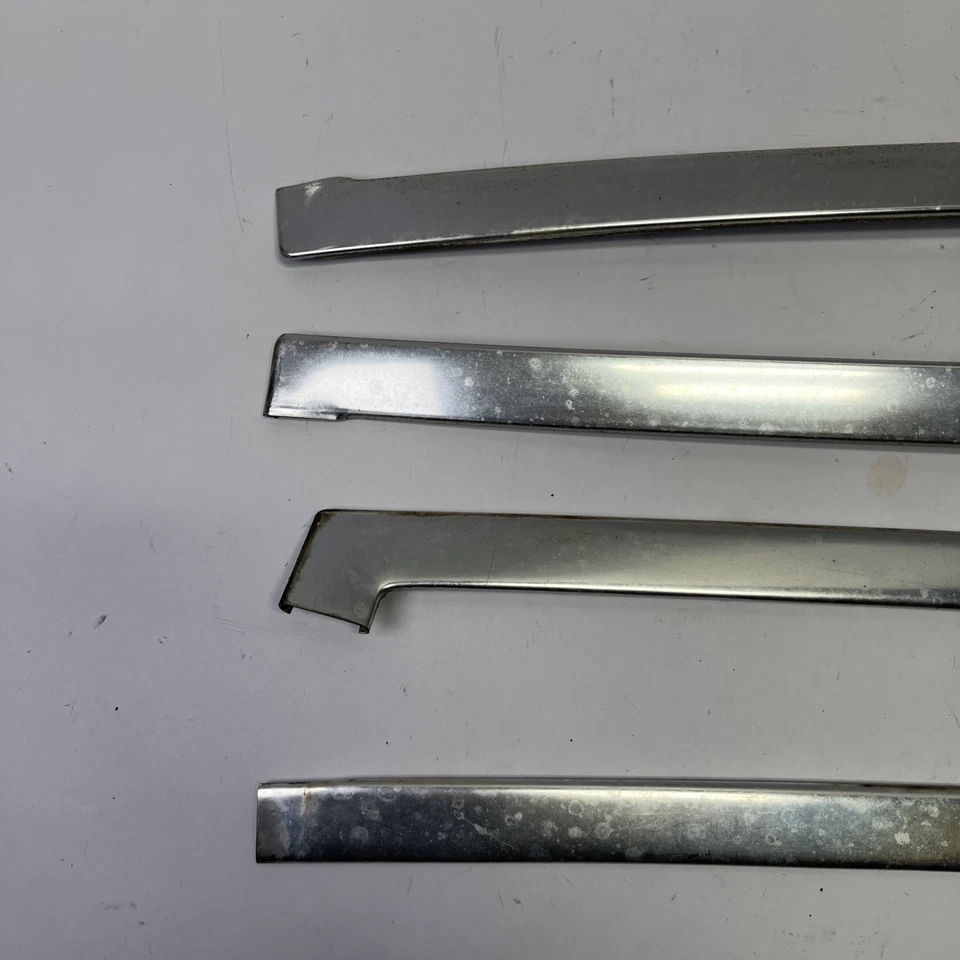 83-92 Ford Ranger Bronco II - Parabrisas Revelar molduras 4 piezas CROMADO Foto 2 de 4