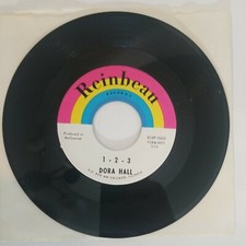 45 rpm DORA HALL Flowers On The Wall/1-2-3 REINBEAU 810P-5820 EX