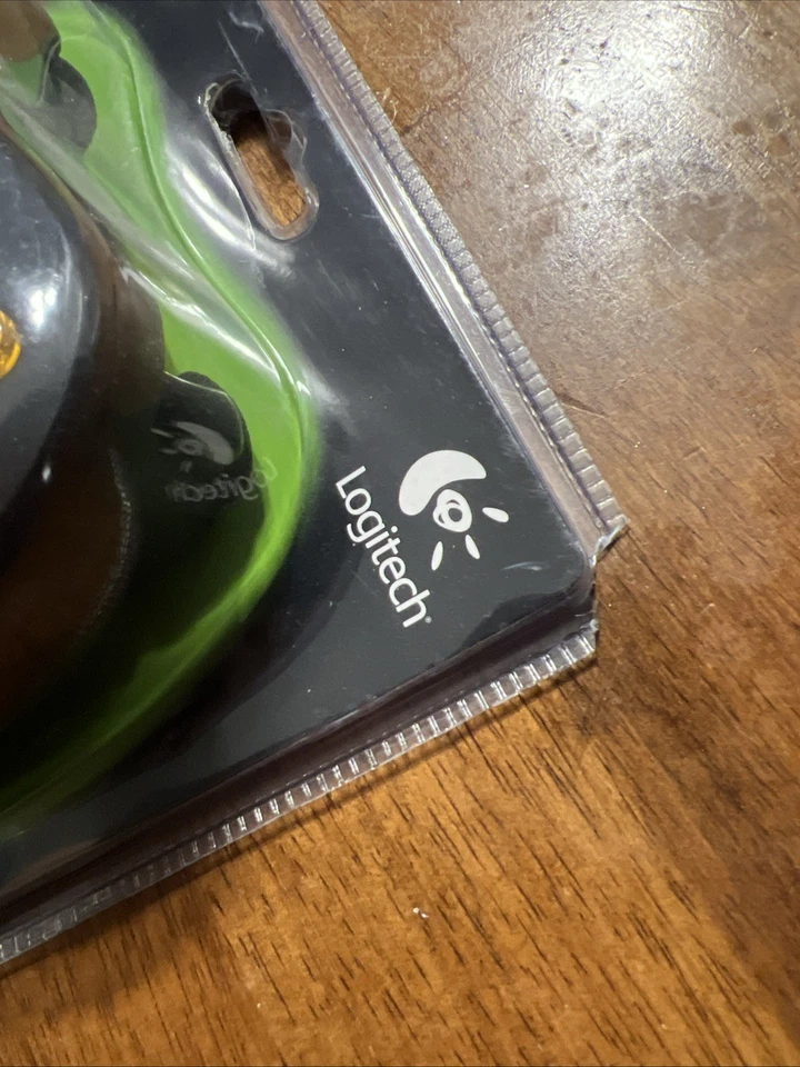 Brand New Logitech Wireless Original Xbox Controller - Image 3 of 3