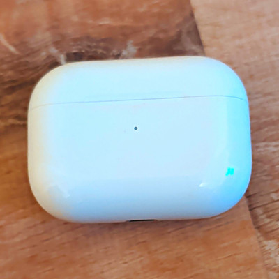 Apple AirPods Pro True Wireless Bluetooth In-Ear Earbuds w/ Mic Case, White