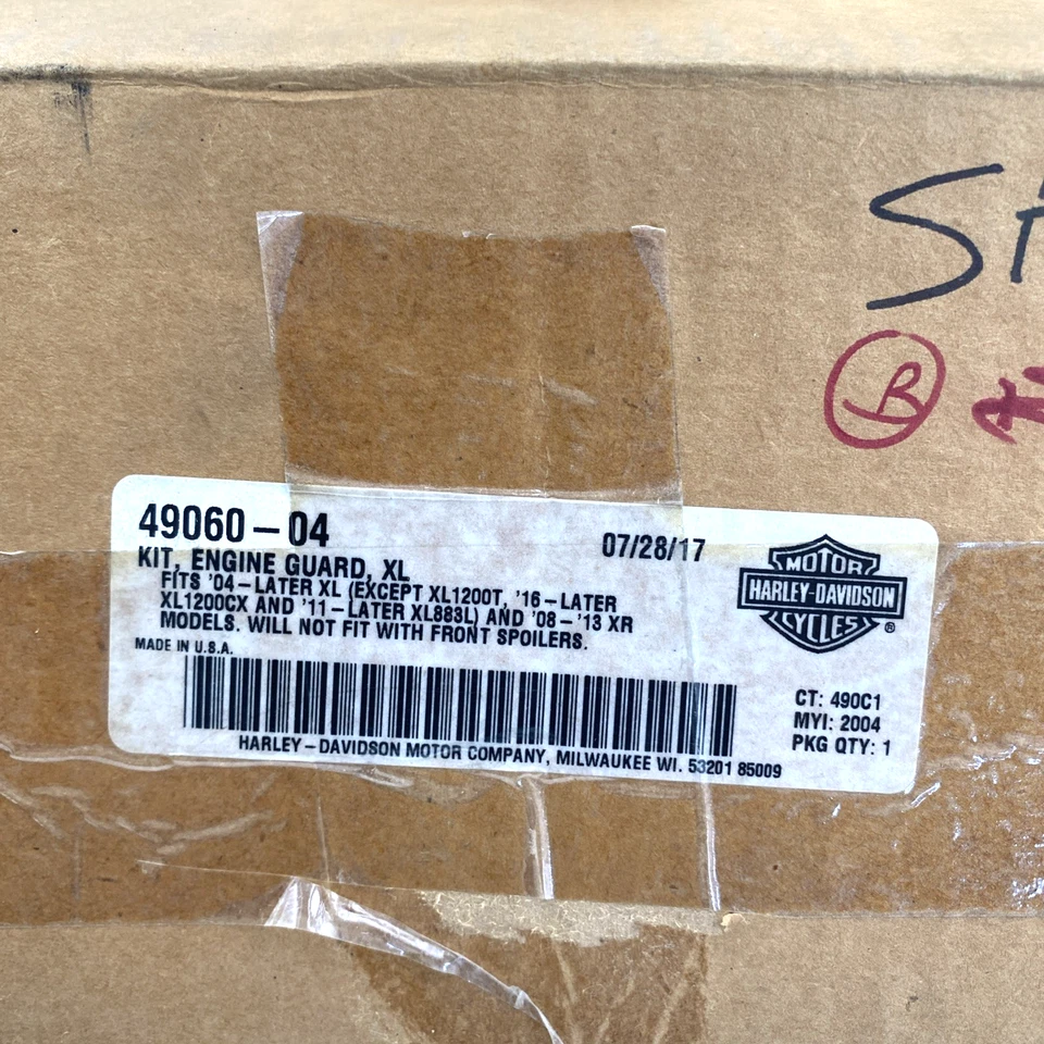 Barra de choque protectora de motor cromada OEM Harley 49060-04 04-22 Sportster XL 883 1200 Foto 2 de 4
