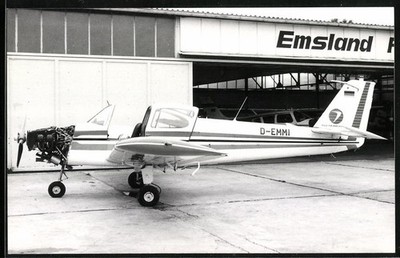 Fotografie Flugzeug Fuji FA-200, Einmotoriger Niederdecker D-EMMI auf Flugplatz 