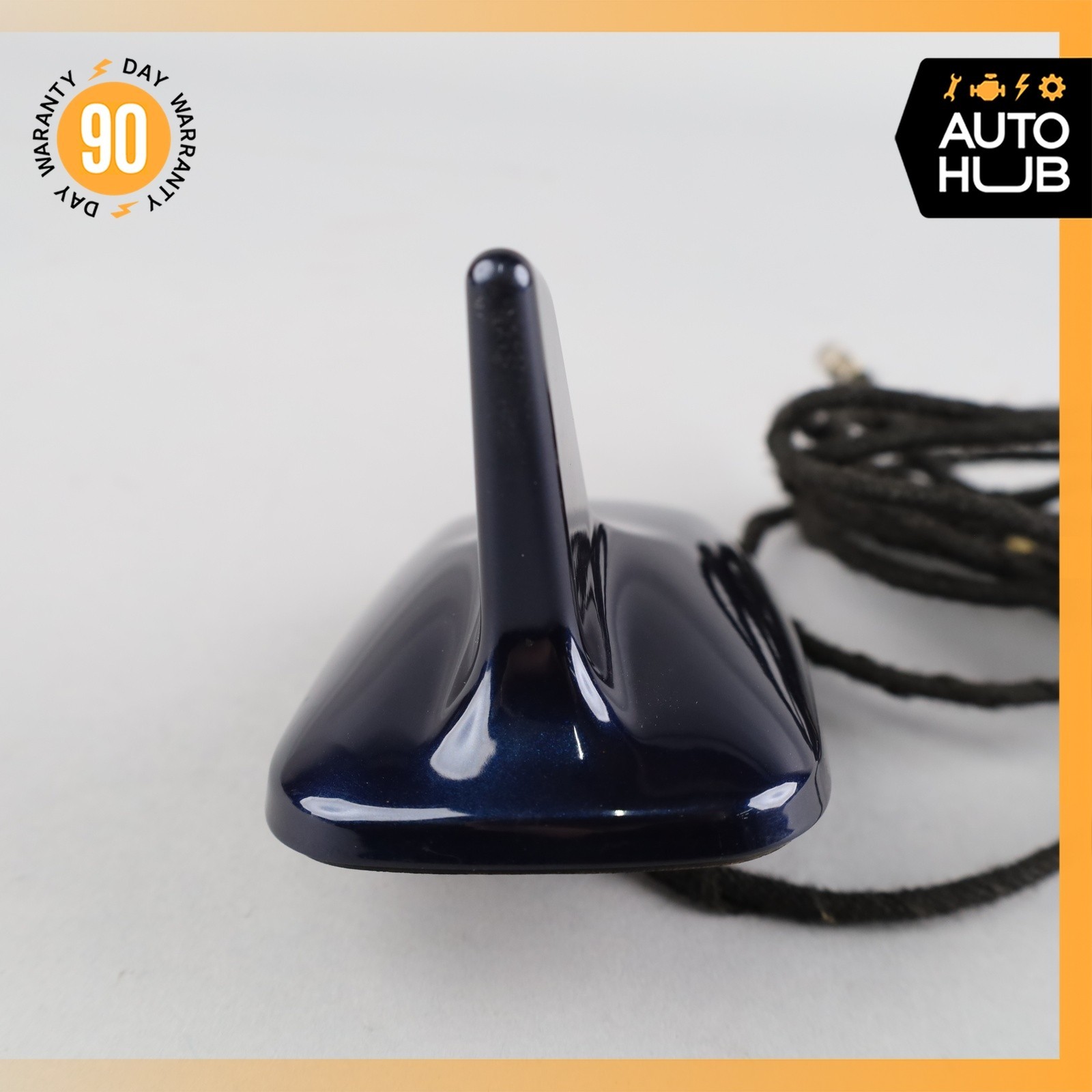 03-18 Maserati Quattroporte M139 Top Roof Shark Fin Radio Antenna GPS OEM 51k