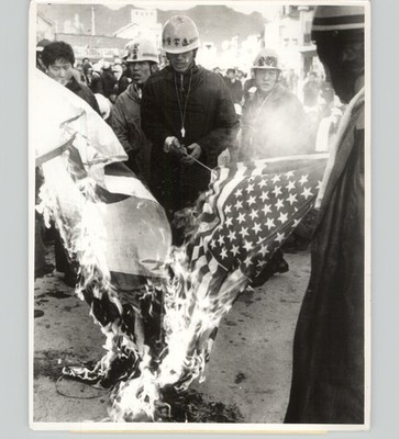 Students Burn Flag PROTEST US Nuclear Carrier SASEBO Japan 1968 Press ...