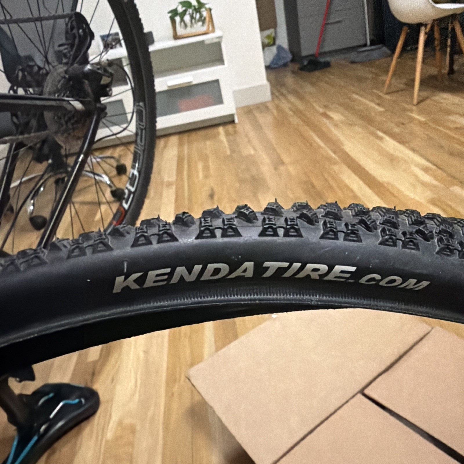 Lot of 2 Kenda Slant Six K1080 Wire 700x32c 50-85  Road Gravel CX Tires w/Tubes